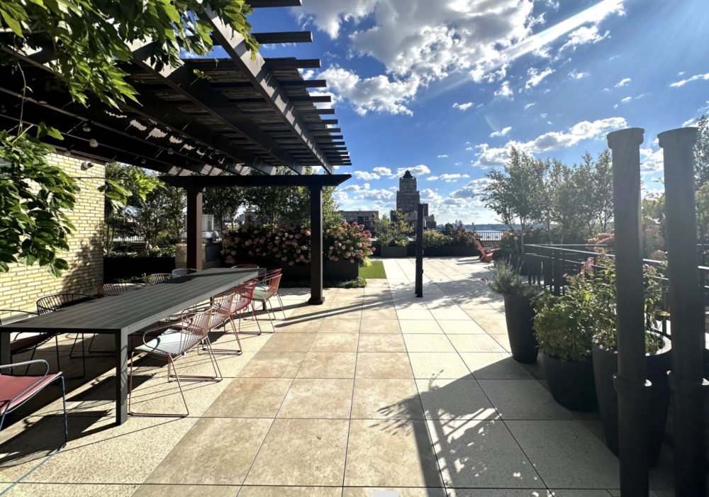 23407410 large18.jpg